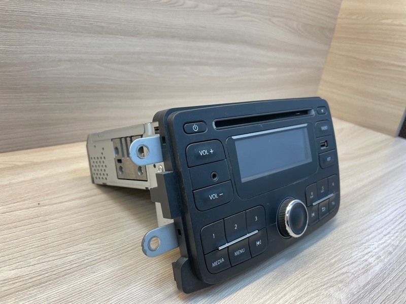 Магнитола штатная