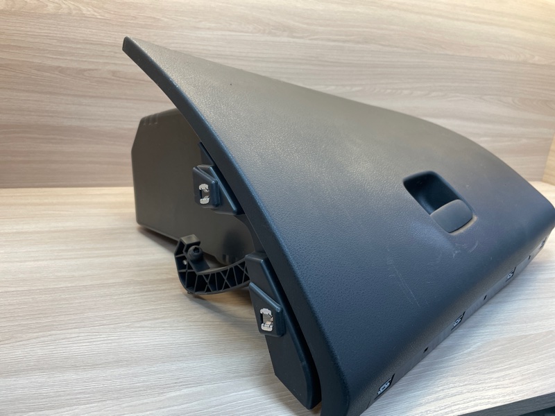 Крышка бардачка