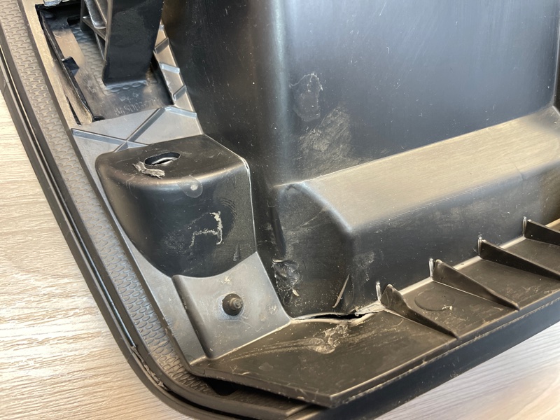 Крышка бардачка