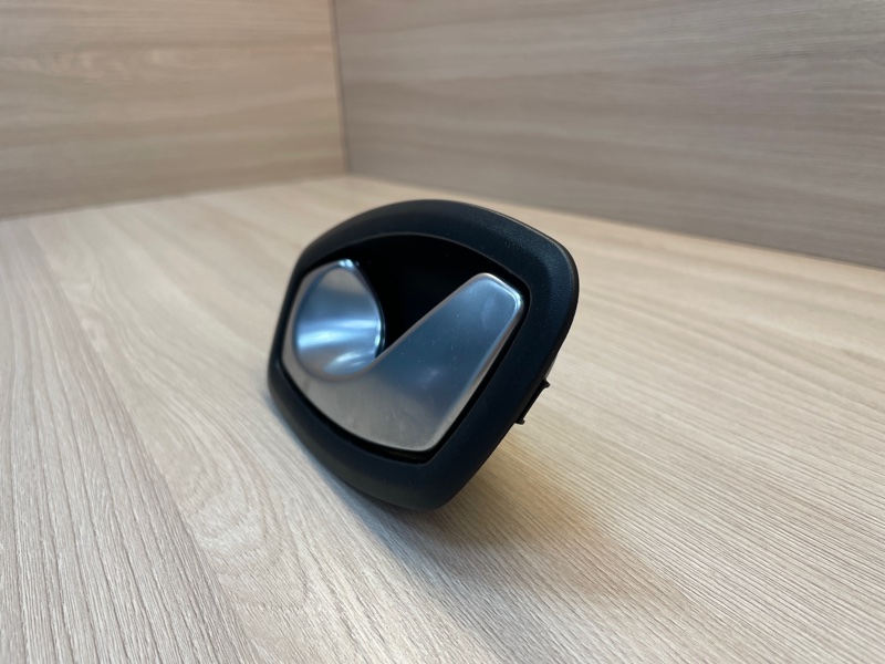 Внутренняя  ручка двери