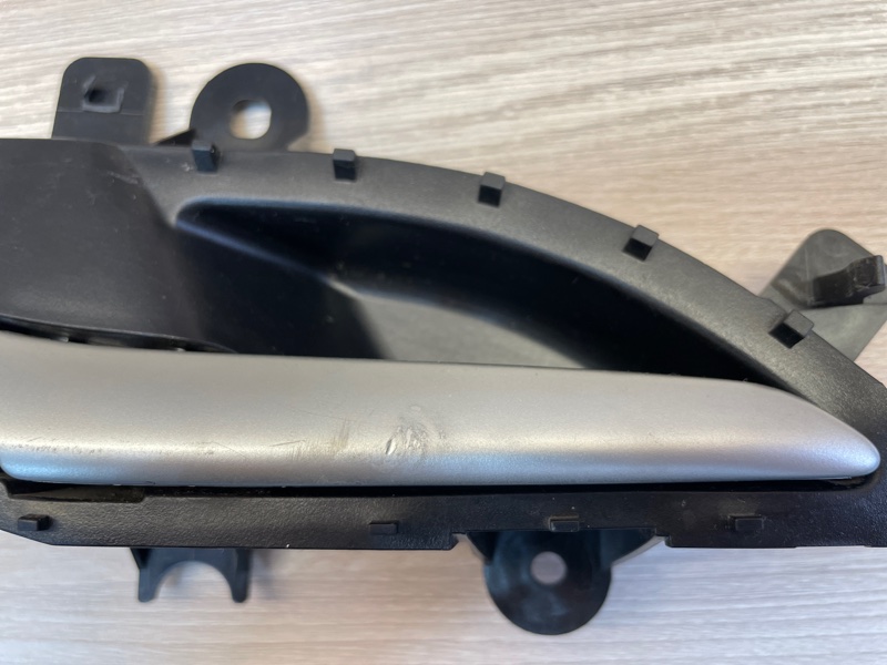 Внутренняя ручка     двери