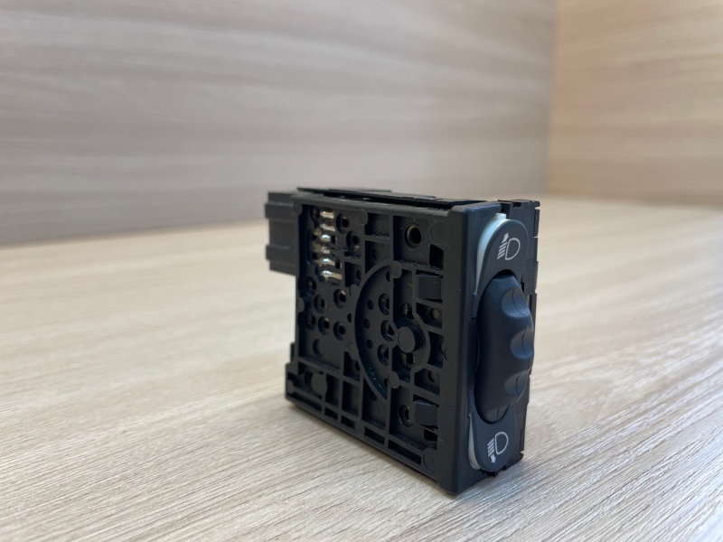 Кнопка корректора фар