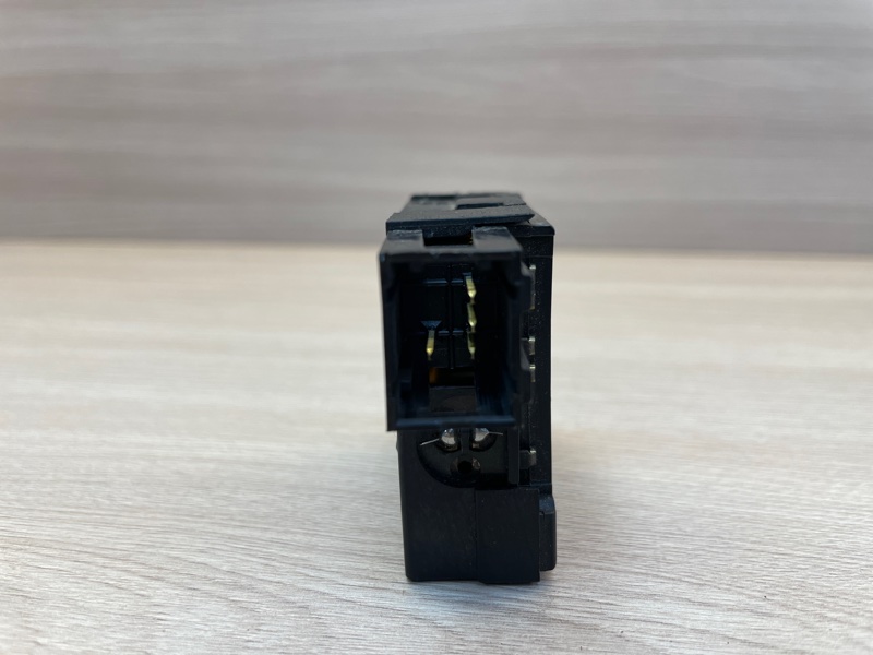 Кнопка корректора фар