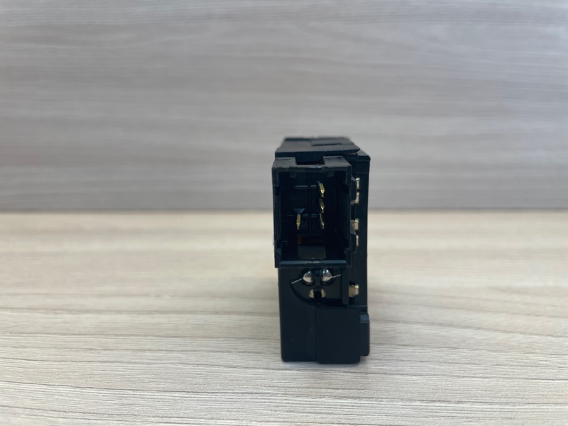 Кнопка корректора фар