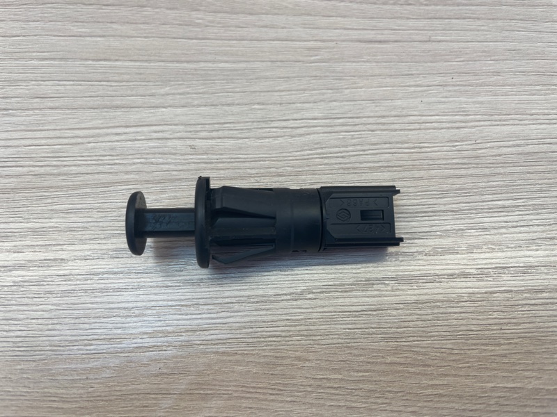 Концевик двери багажника