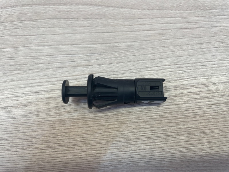 Концевик двери багажника