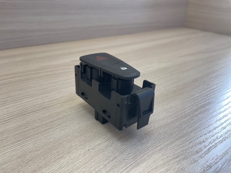 Кнопка аварийной сигнализации