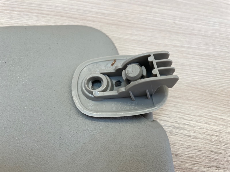 Козырек солнцезащитный