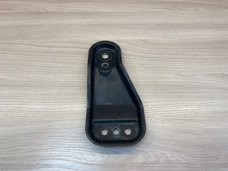 Кронштейн подрамника