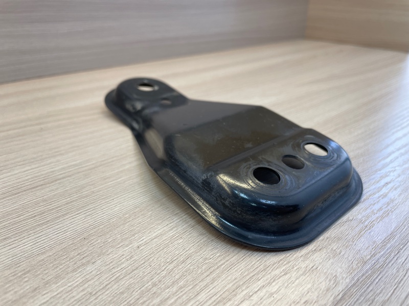 Кронштейн подрамника