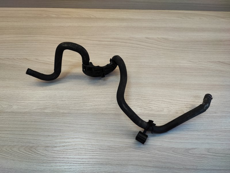 Патрубок радиатора