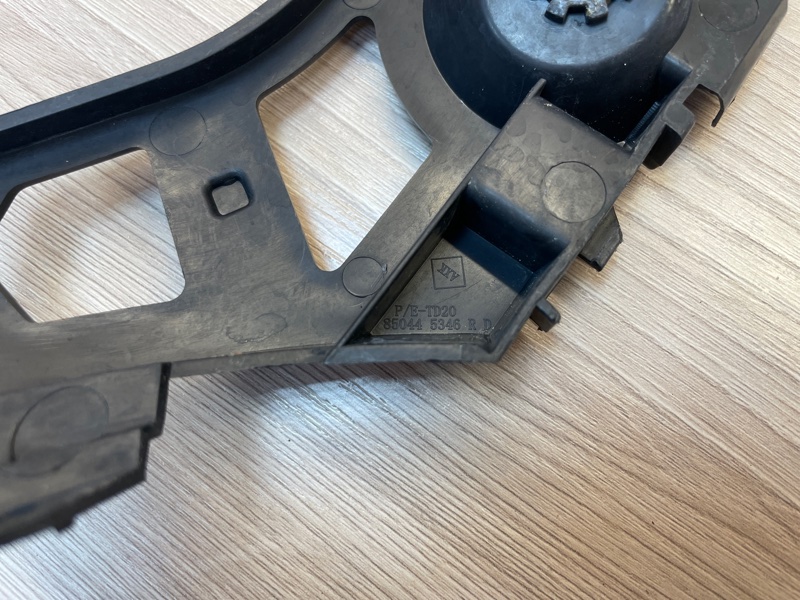 Кронштейн   бампера