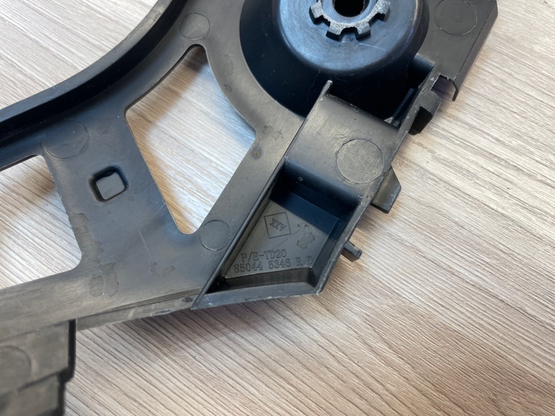 Кронштейн   бампера