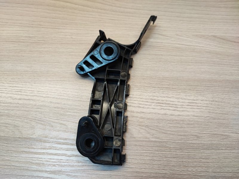 Кронштейн бампера