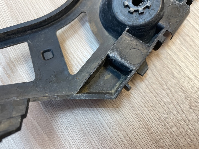 Кронштейн   бампера