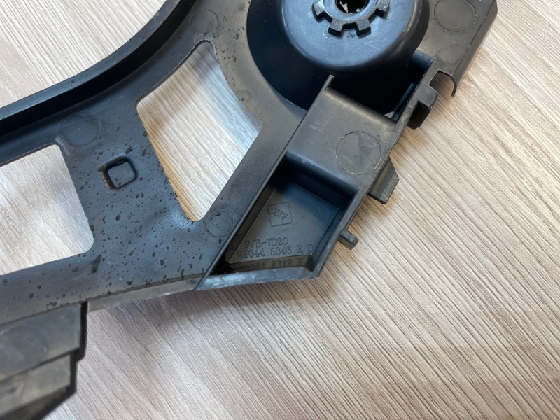 Кронштейн   бампера