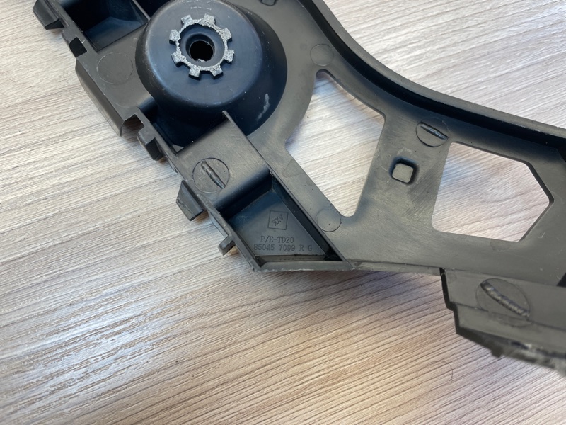 Кронштейн   бампера