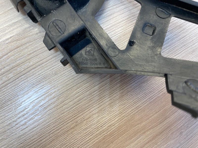 Кронштейн   бампера