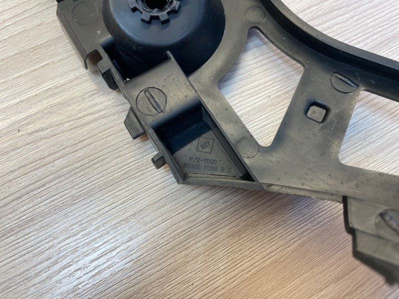 Кронштейн   бампера