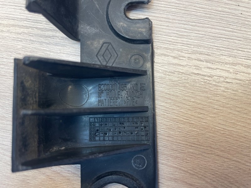 Кронштейн   бампера