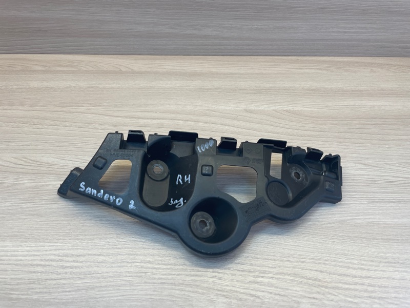 Кронштейн   бампера