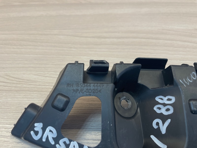 Кронштейн   бампера