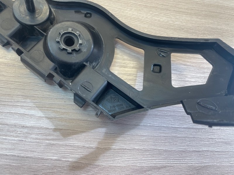 Кронштейн   бампера