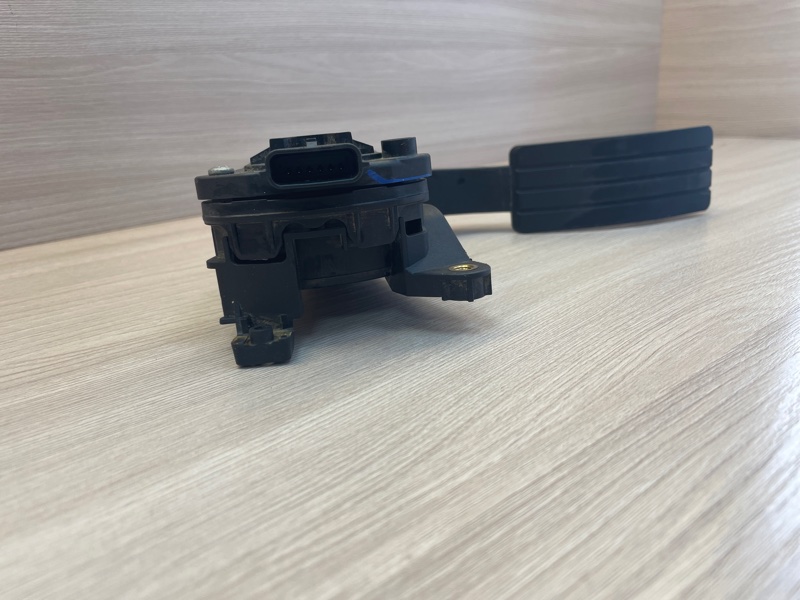 Педаль газа