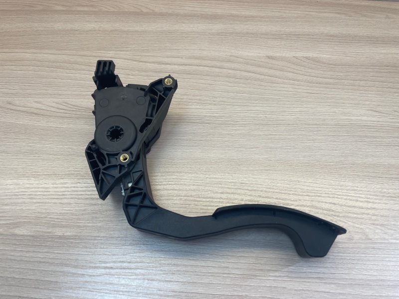 Педаль газа