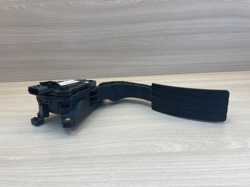 Педаль газа