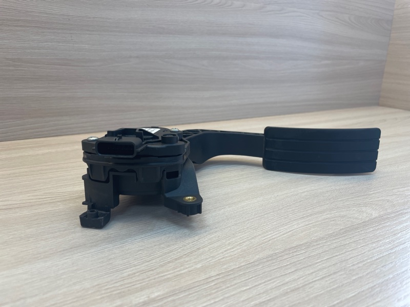 Педаль газа