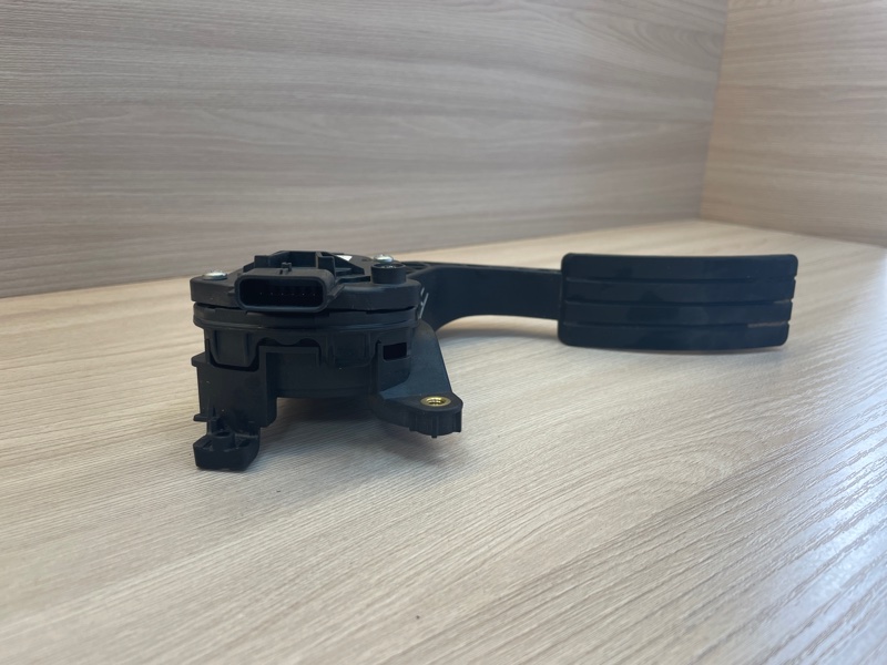 Педаль газа