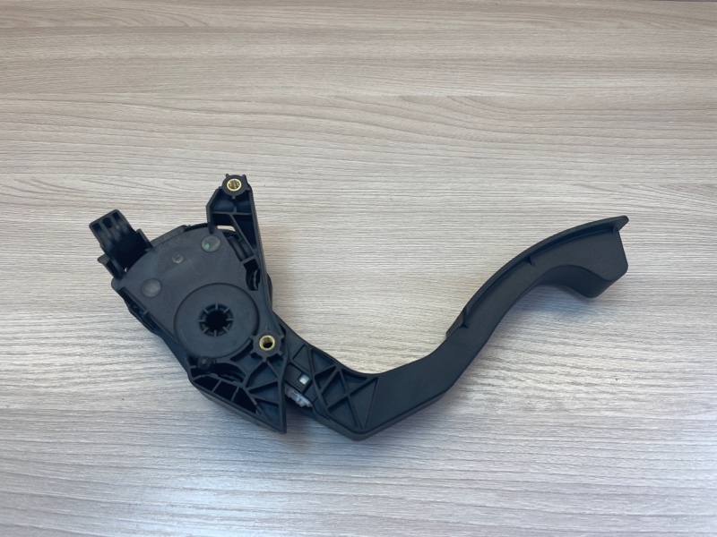 Педаль газа