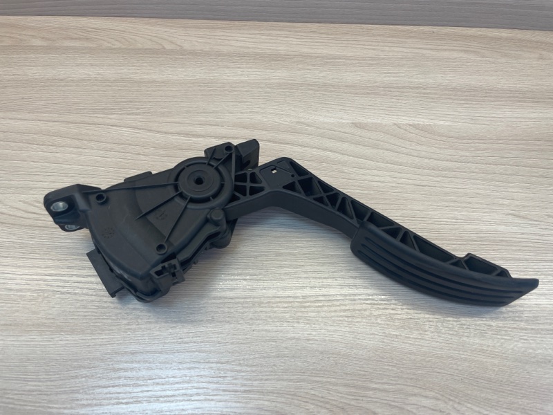 Педаль газа