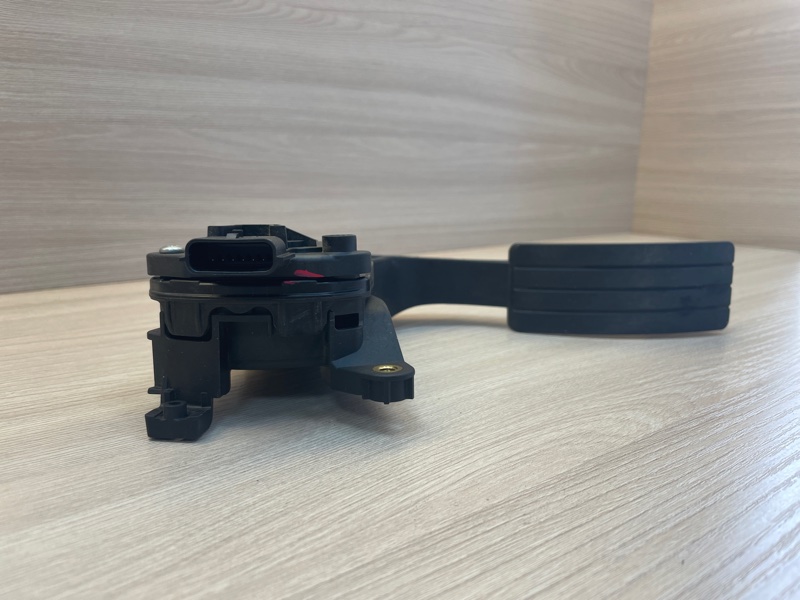 Педаль газа