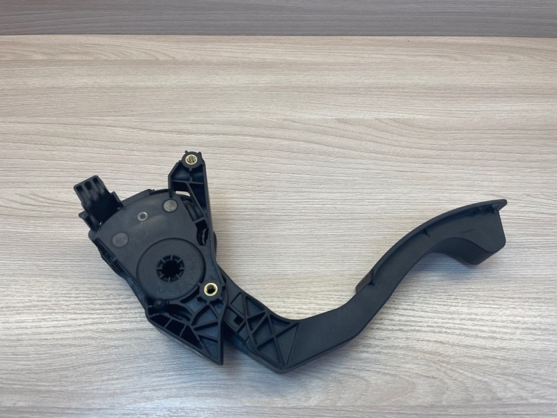 Педаль газа