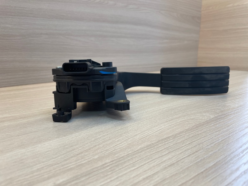 Педаль газа