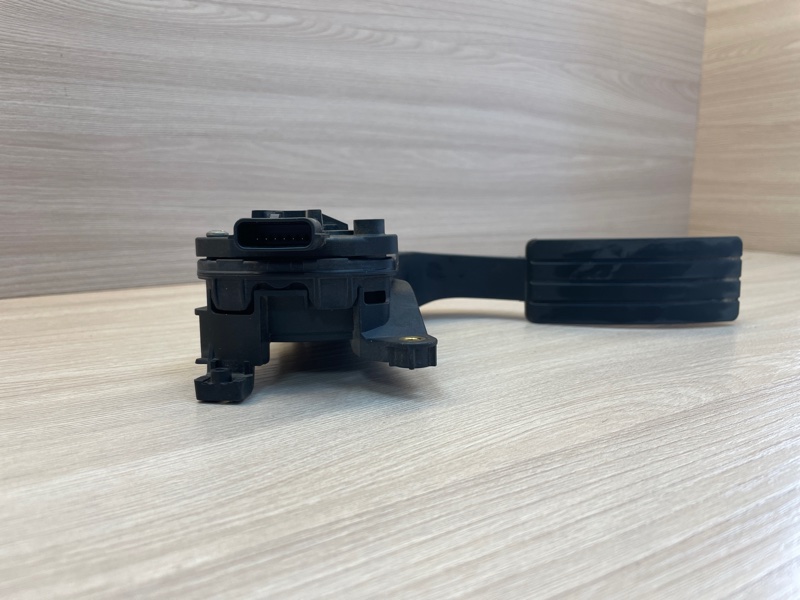 Педаль газа