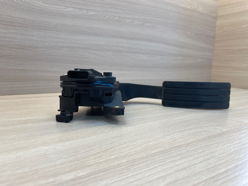 Педаль газа