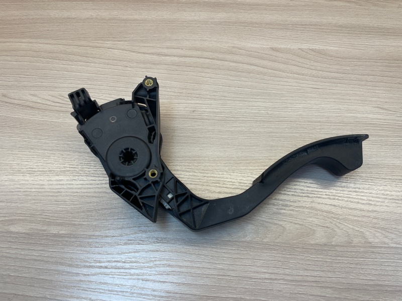 Педаль газа