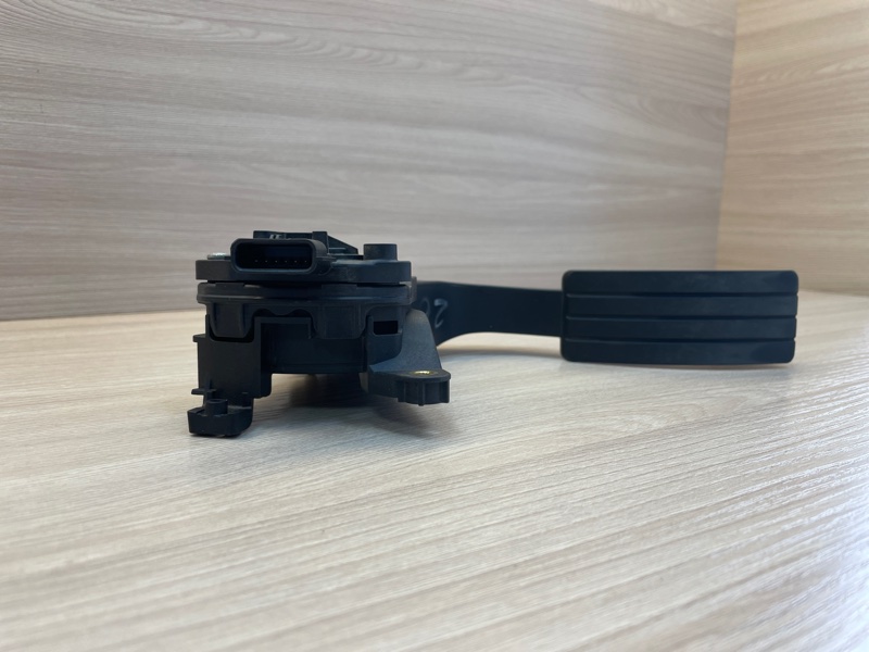 Педаль газа