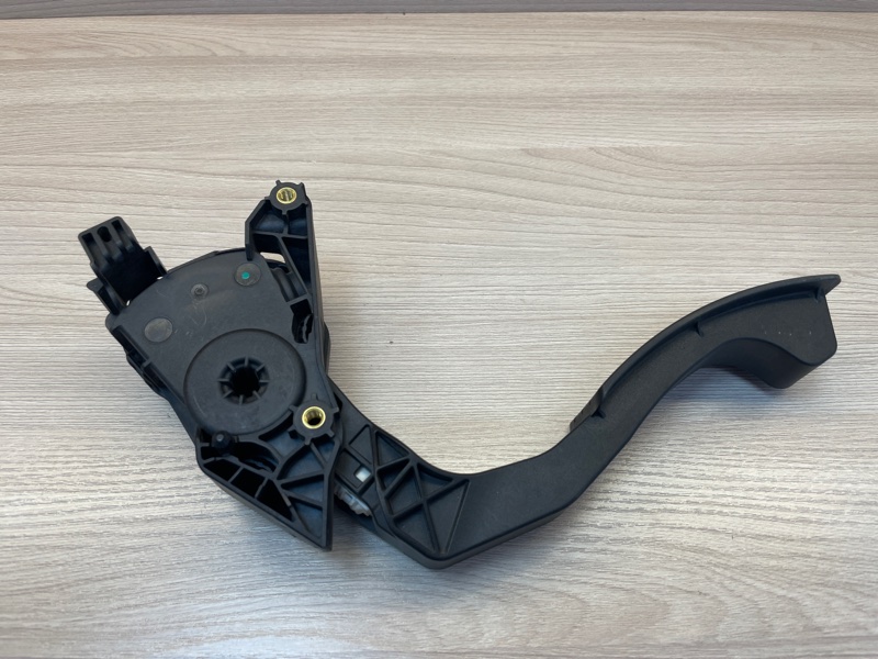 Педаль газа