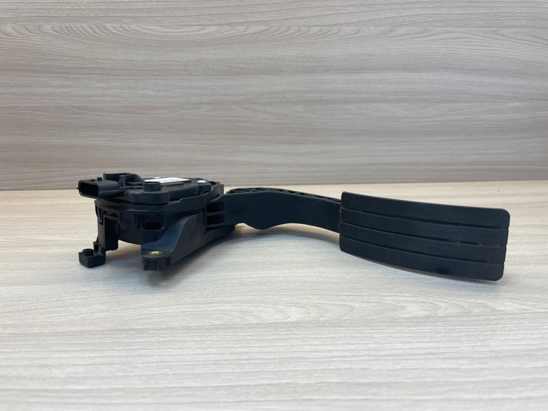 Педаль газа