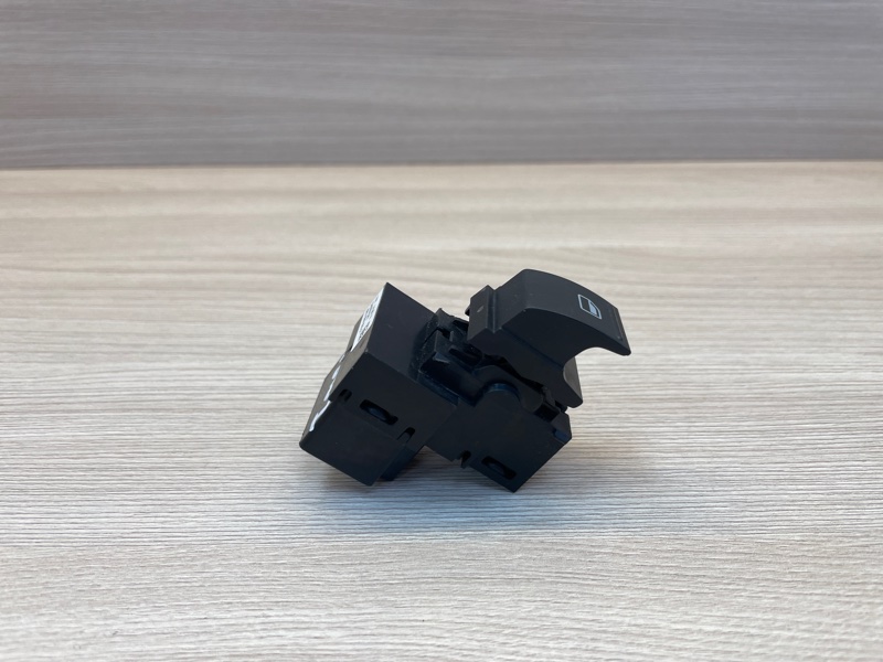 Кнопка стеклоподъемника