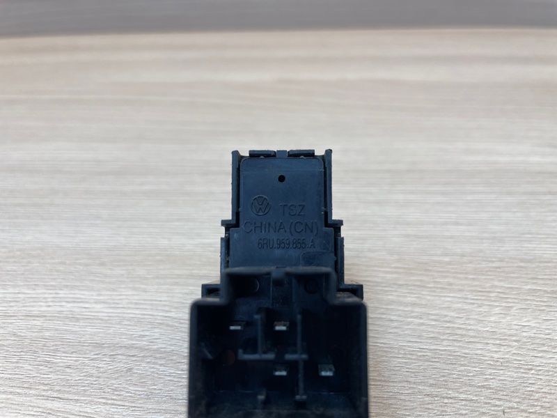 Кнопка стеклоподъемника