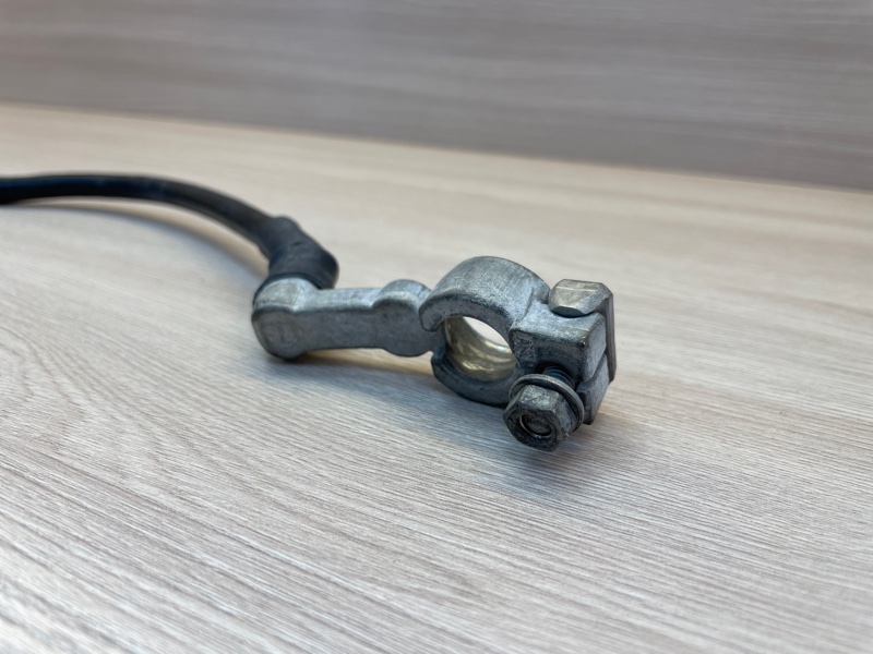 Клемма аккумулятора (минусовая)