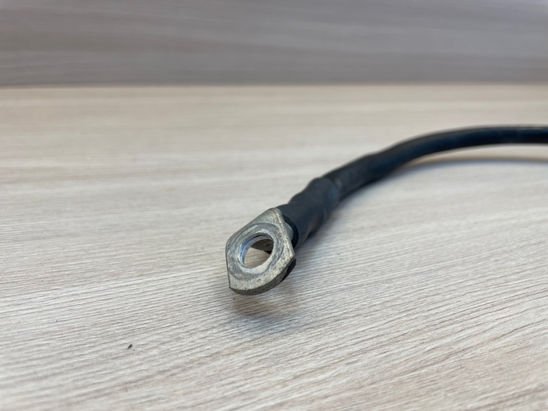 Клемма аккумулятора (минусовая)