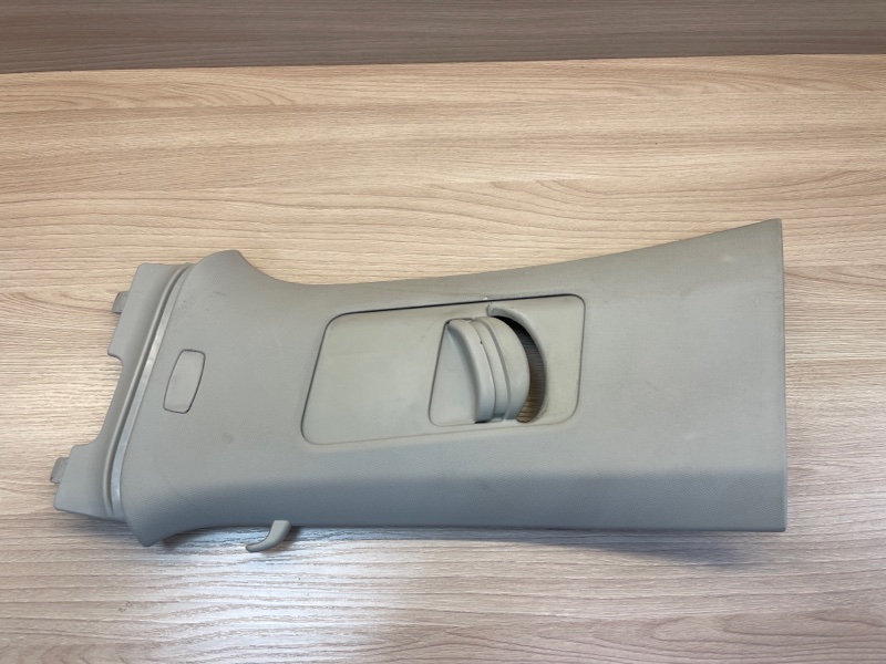 Обшивка средней стойки