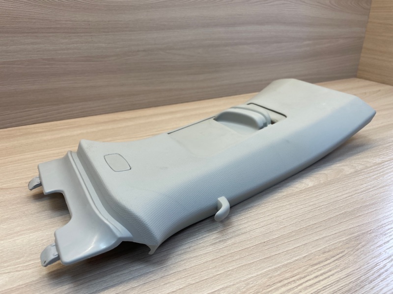 Обшивка средней стойки