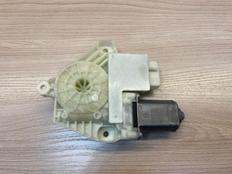 Мотор стеклоподъемника